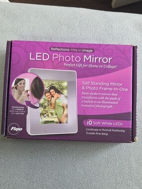 LED Photo Mirror in White